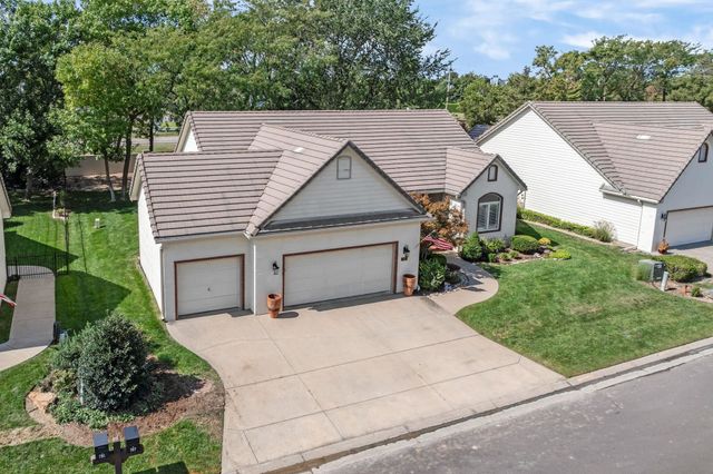 707 N Crest Ridge Ct, Wichita, KS 67230