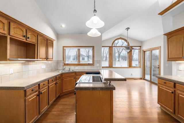 707 N Crest Ridge Ct, Wichita, KS 67230