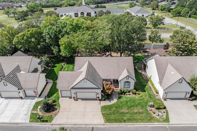 707 N Crest Ridge Ct, Wichita, KS 67230