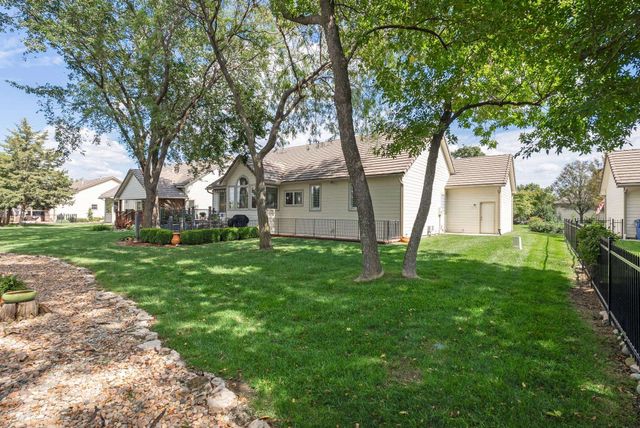 707 N Crest Ridge Ct, Wichita, KS 67230