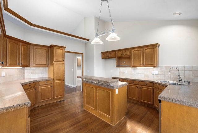 707 N Crest Ridge Ct, Wichita, KS 67230