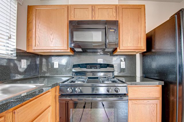 1735 Nichole Woods Drive, Houston, TX 77047