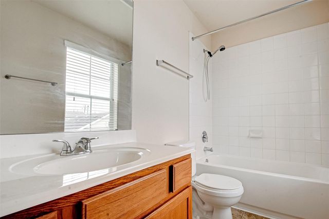 1735 Nichole Woods Drive, Houston, TX 77047