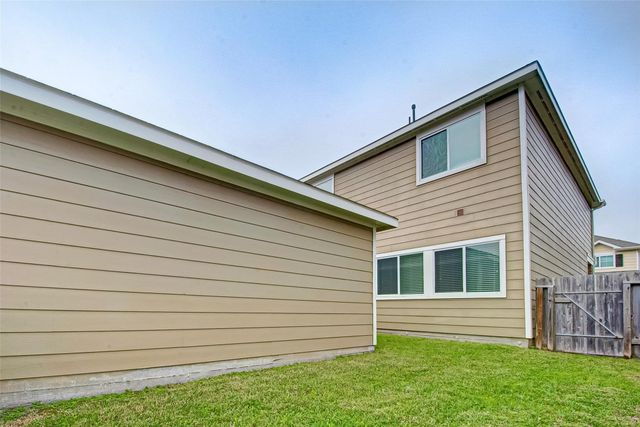 1735 Nichole Woods Drive, Houston, TX 77047