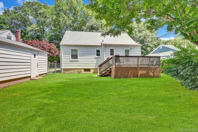19 Poplar Place, Glen Cove, NY 11542