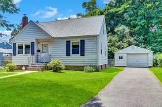 19 Poplar Place, Glen Cove, NY 11542