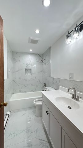 5128 N Long Avenue 1, Chicago, IL 60630