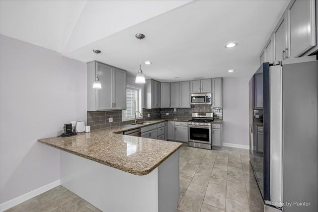 400 Spruce Avenue, Bensenville, IL 60106