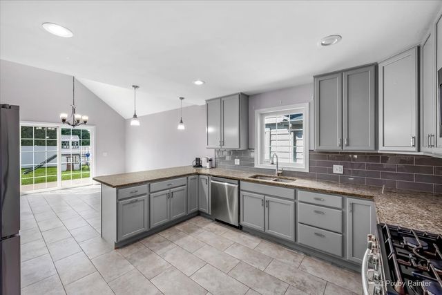 400 Spruce Avenue, Bensenville, IL 60106