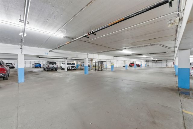3155 Old Highway 8 203, Roseville, MN 55418