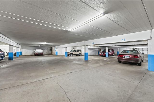 3155 Old Highway 8 203, Roseville, MN 55418