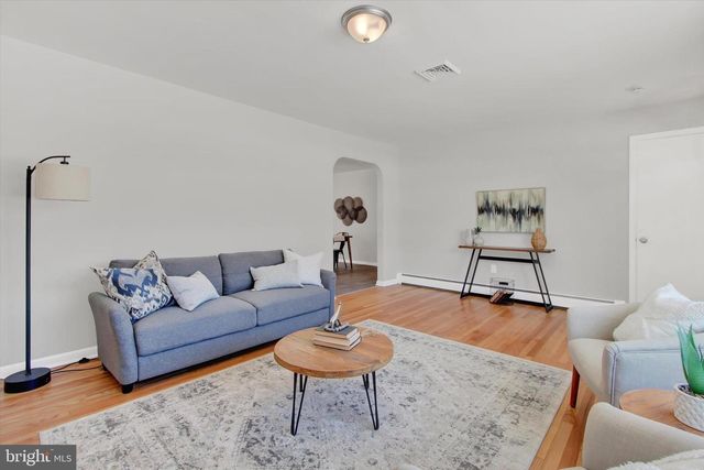 2479 ELLENDALE DR, Lancaster, PA 17602