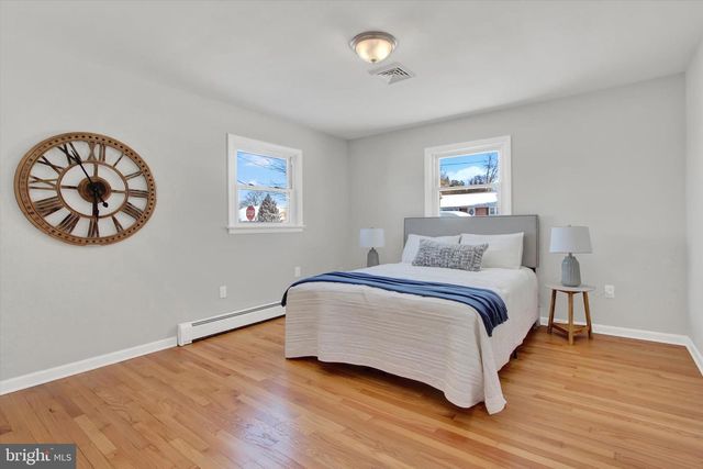 2479 ELLENDALE DR, Lancaster, PA 17602