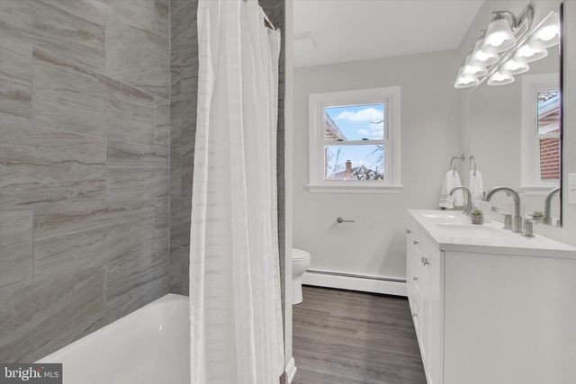 2479 ELLENDALE DR, Lancaster, PA 17602