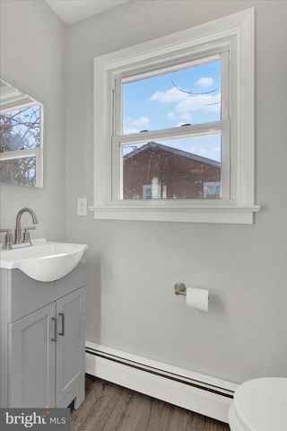 2479 ELLENDALE DR, Lancaster, PA 17602