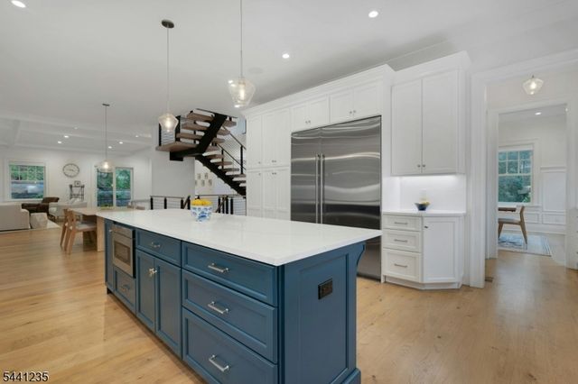 61 Slayton Dr, Millburn Twp., NJ 07078