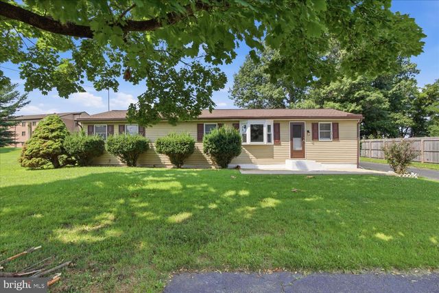 351 E FULTON ST, Ephrata, PA 17522