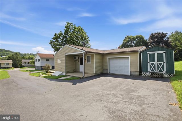 351 E FULTON ST, Ephrata, PA 17522