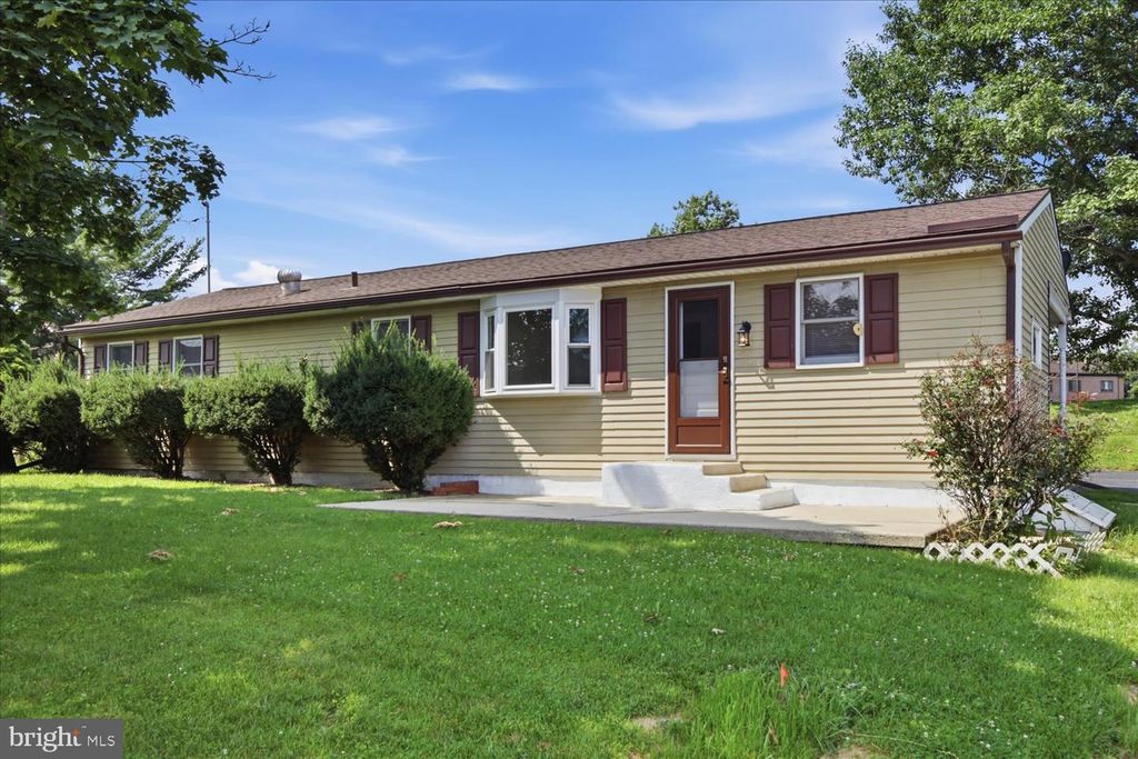 351 E FULTON ST, Ephrata, PA 17522