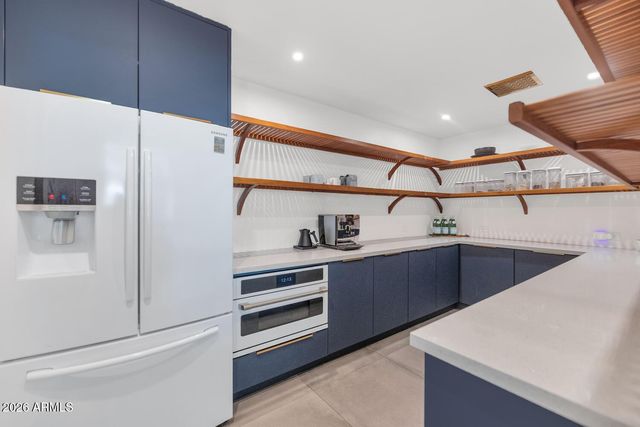 5812 N 44th Place, Phoenix, AZ 85018