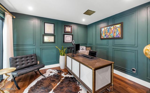 5812 N 44th Place, Phoenix, AZ 85018