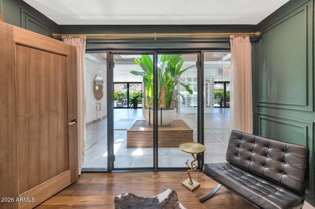 5812 N 44th Place, Phoenix, AZ 85018