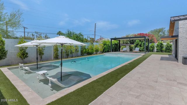 5812 N 44th Place, Phoenix, AZ 85018