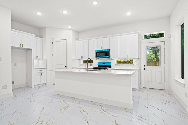 7715 Bowen Street, Houston, TX 77051