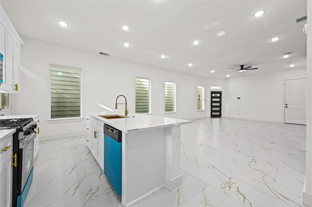 7715 Bowen Street, Houston, TX 77051