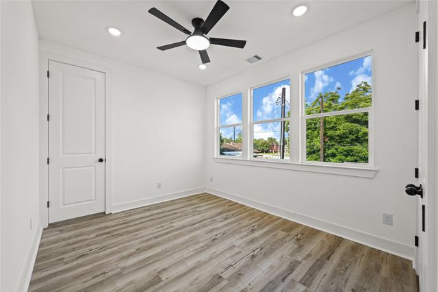 7715 Bowen Street, Houston, TX 77051