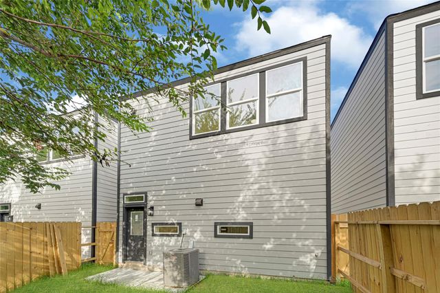 7715 Bowen Street, Houston, TX 77051