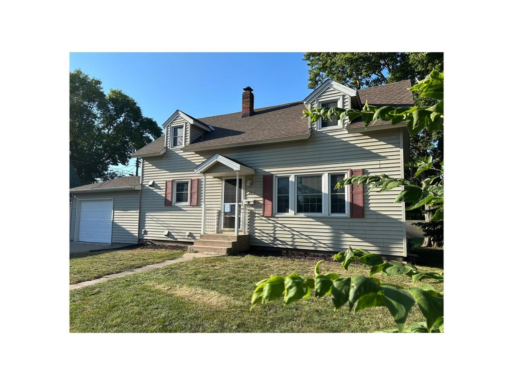 24 W 3rd Street, Waconia, MN 55387