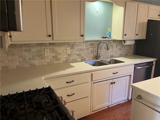 4309 W 112th Terrace, Leawood, KS 66211