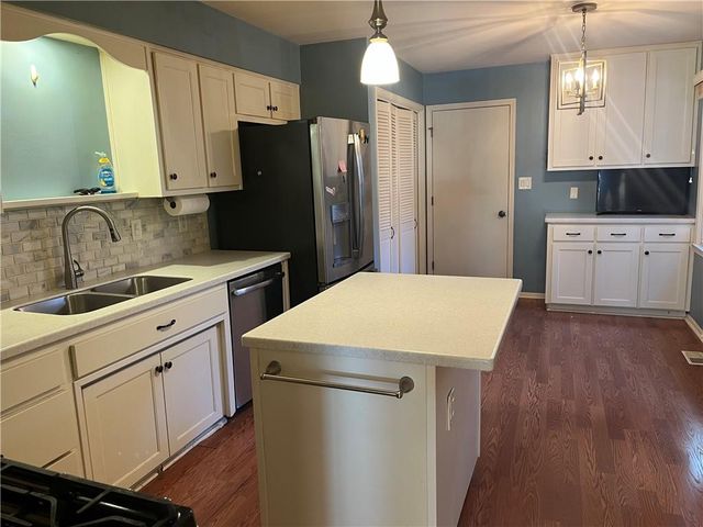 4309 W 112th Terrace, Leawood, KS 66211