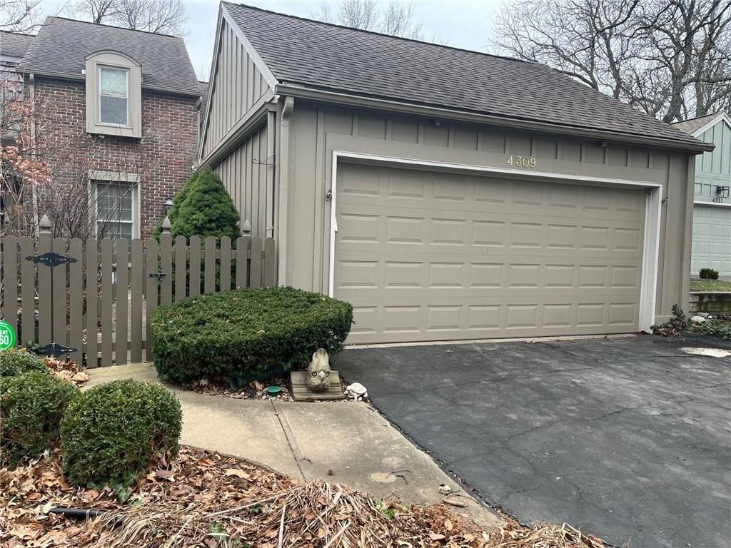 4309 W 112th Terrace, Leawood, KS 66211