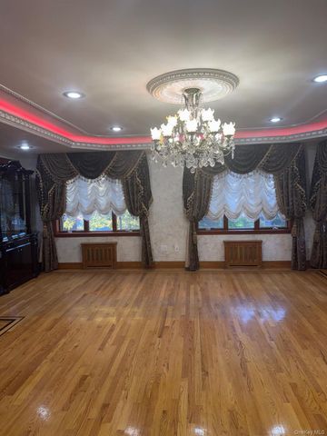 138-54 Hoover Avenue 3R, Briarwood, NY 11425