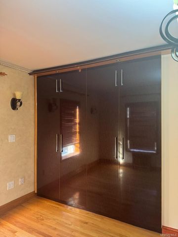 138-54 Hoover Avenue 3R, Briarwood, NY 11425