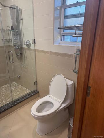 138-54 Hoover Avenue 3R, Briarwood, NY 11425