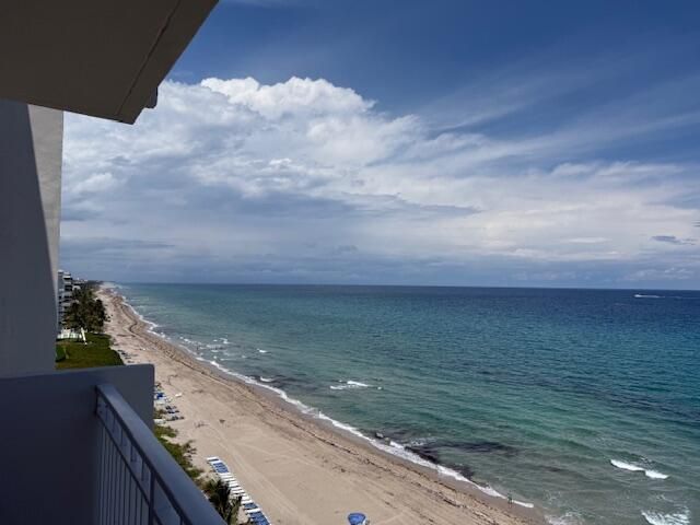 3215 S Ocean Boulevard 911, Highland Beach, FL 33487