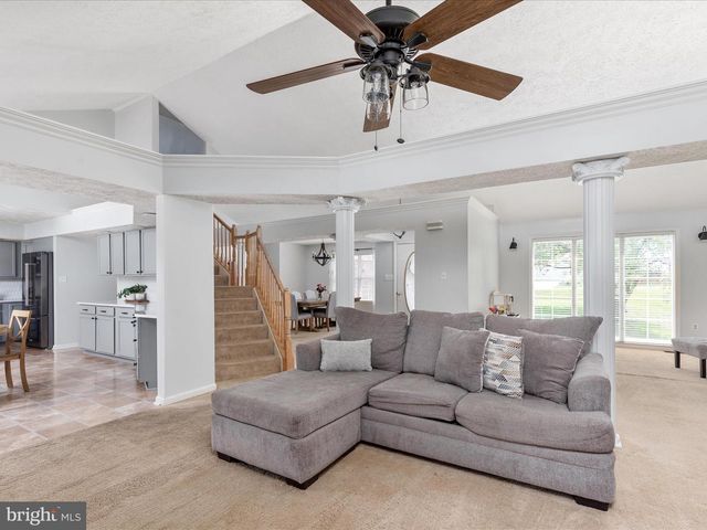 109 SENSENY GLEN DR, Winchester, VA 22602