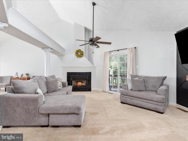 109 SENSENY GLEN DR, Winchester, VA 22602