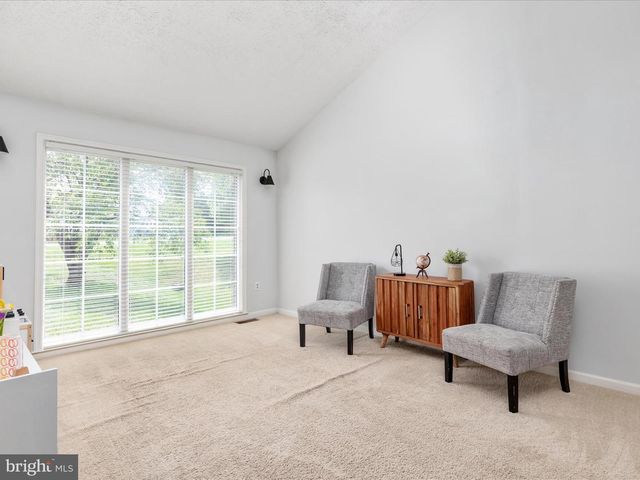 109 SENSENY GLEN DR, Winchester, VA 22602