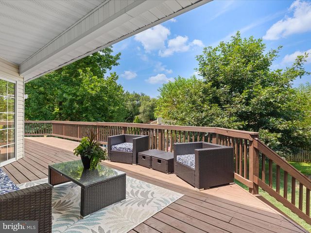109 SENSENY GLEN DR, Winchester, VA 22602