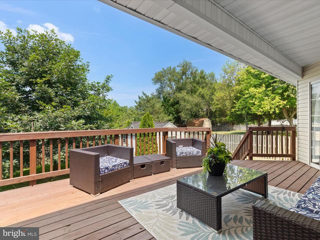 109 SENSENY GLEN DR, Winchester, VA 22602