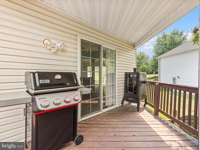 109 SENSENY GLEN DR, Winchester, VA 22602