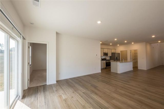 895 Gelderland Drive, Hampton, GA 30228