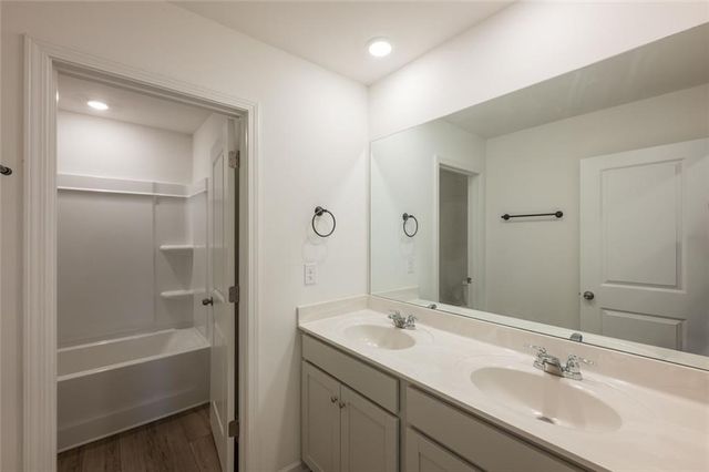 895 Gelderland Drive, Hampton, GA 30228