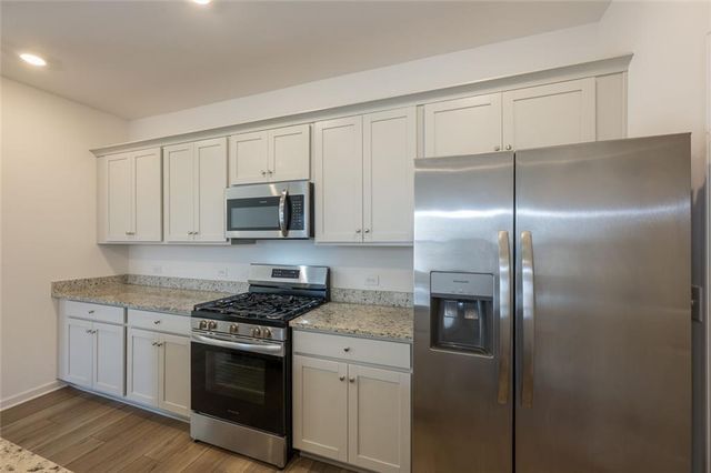 895 Gelderland Drive, Hampton, GA 30228