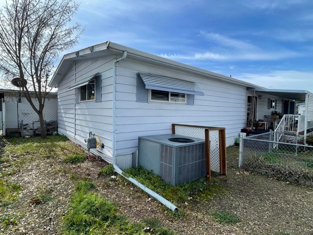 301 Freeman Road UNIT 91, Central Point, OR 97502