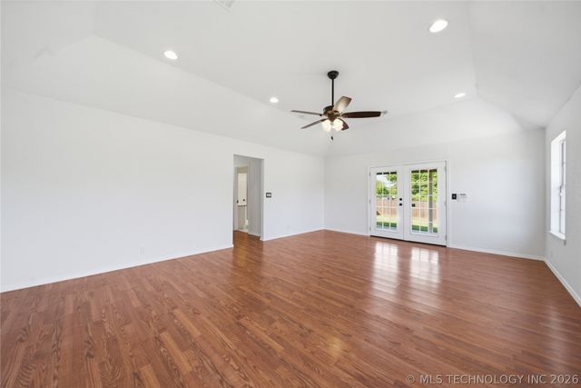 302 W 37th Place, Sand Springs, OK 74063